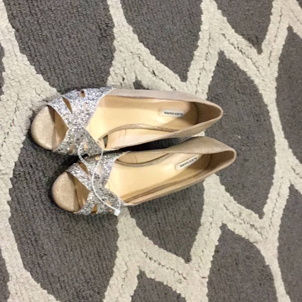 Shoes - Picture 2 of 4